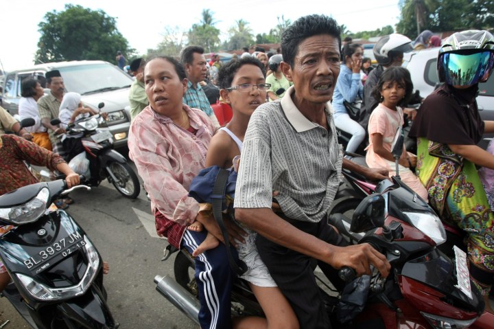 Indonesian Earthquake Prompts International Tsunami Fears