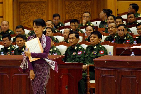 Aung San Suu Ky Joins Parliamentary