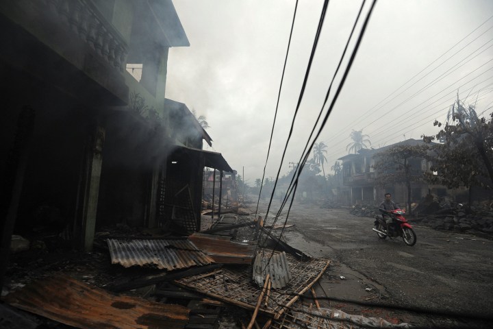 Sectarian Unrest in Burma Sees Dozens Dead, Thousands Fleeing