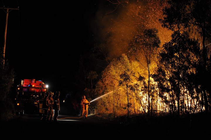 Hundreds of houses feared lost to forest fires in Australia