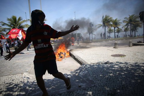 Activists Protest Auction Of Brazilian Off-Shore Oil Field