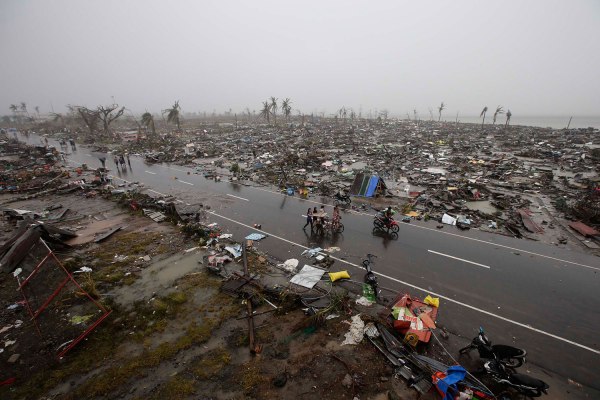 Mass Casualties Expected After Typhoon Haiyan Strikes the Philippines ...