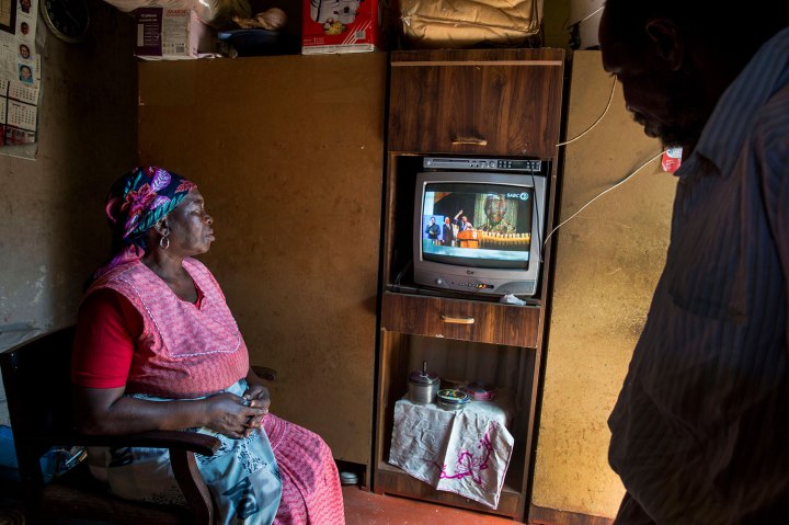 People, tv, television, watching, Death, Horizontal, South Africa, Waiting, Politics, President, Capital Cities, Nelson Mandela, Human Interest, Former, funeral